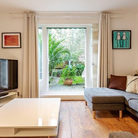 런던 Charming 2-Bed Garden Flat 아파트 외부 사진