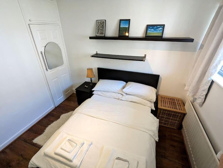 런던 Charming 2-Bed Garden Flat 아파트 외부 사진