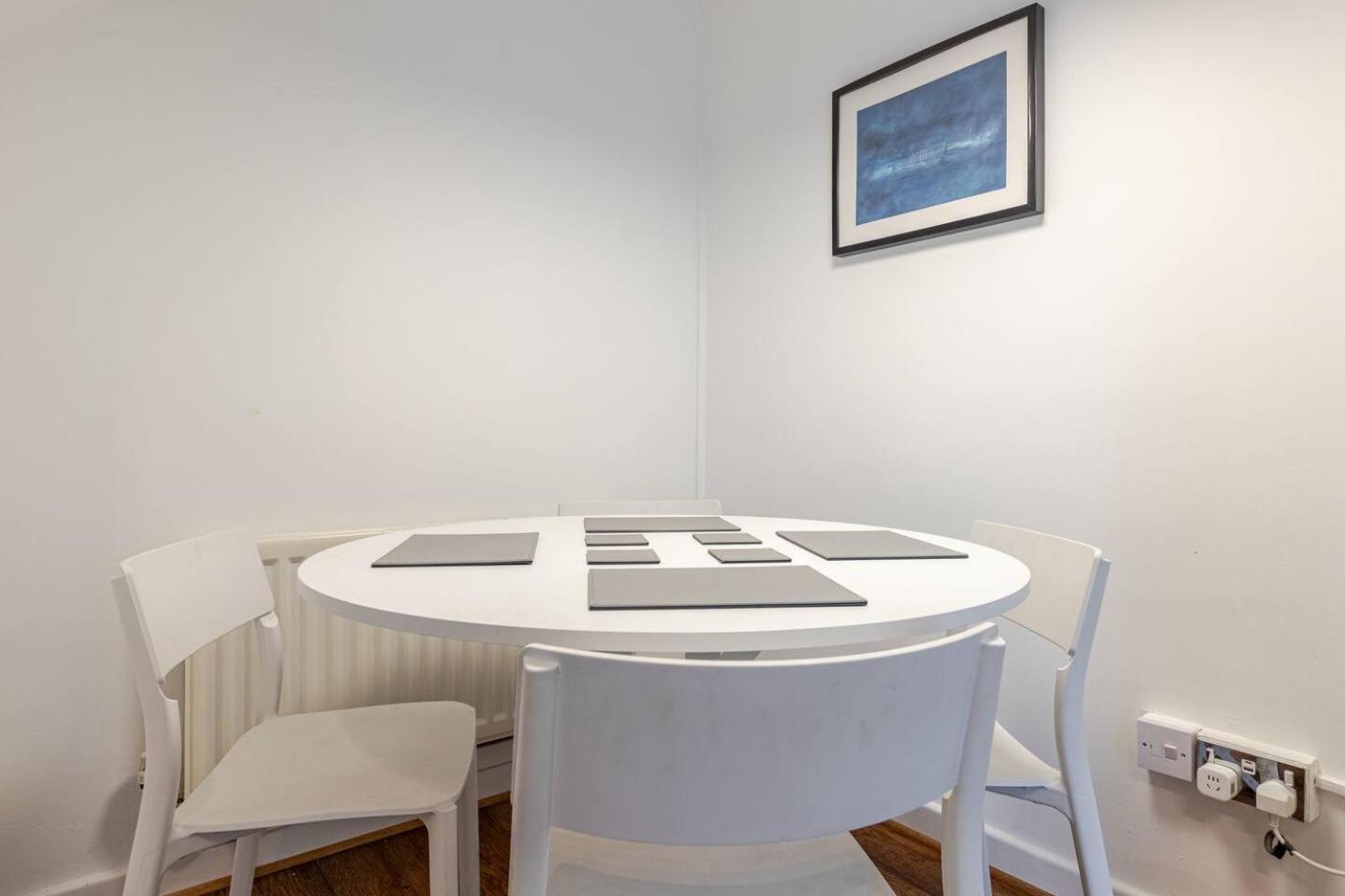 런던 Charming 2-Bed Garden Flat 아파트 외부 사진