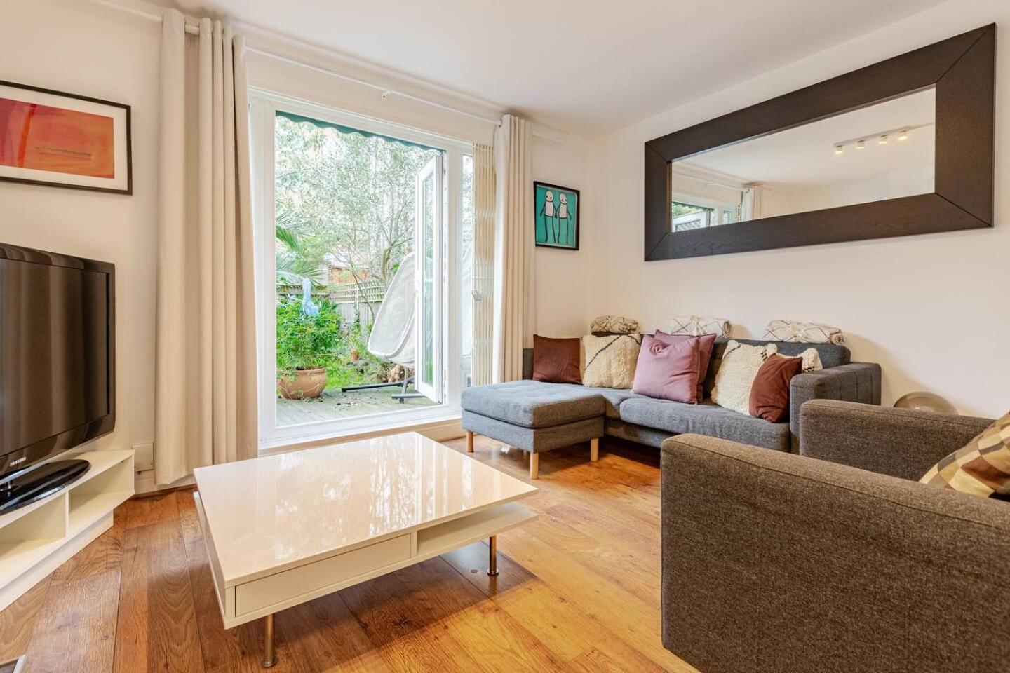 런던 Charming 2-Bed Garden Flat 아파트 외부 사진